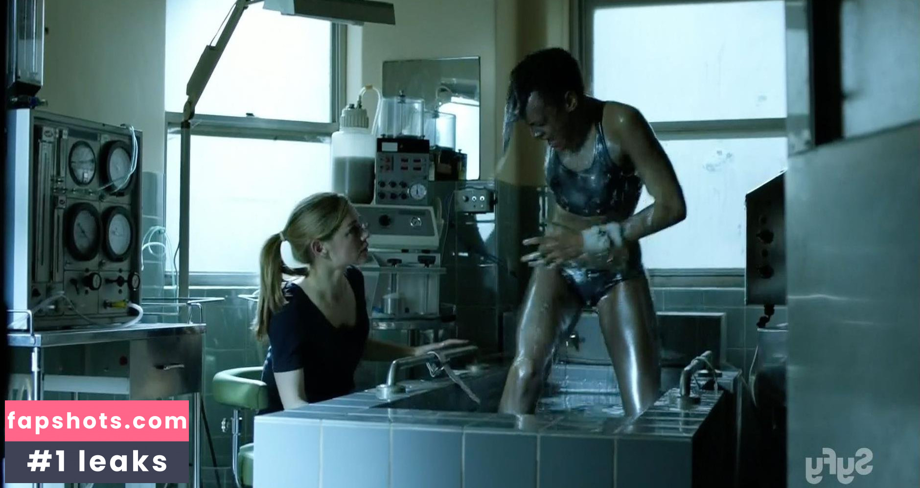 Britne Oldford gallery photo #67