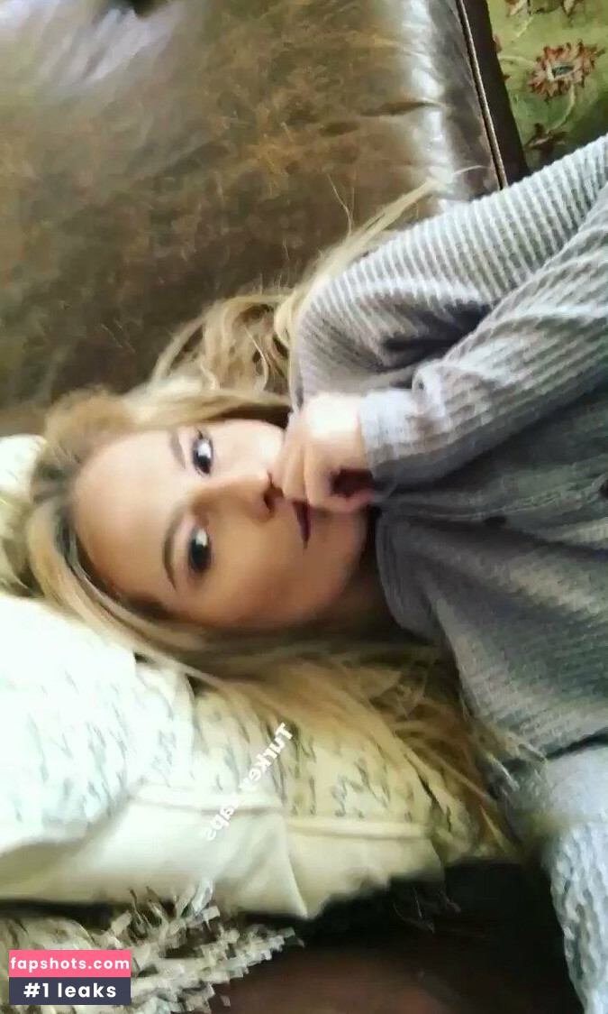 Britney Light nude babe gallery