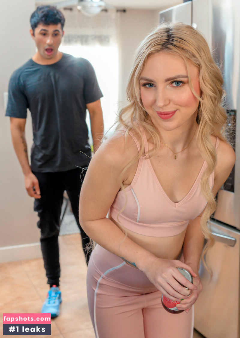 Britt Blair gallery photo #9