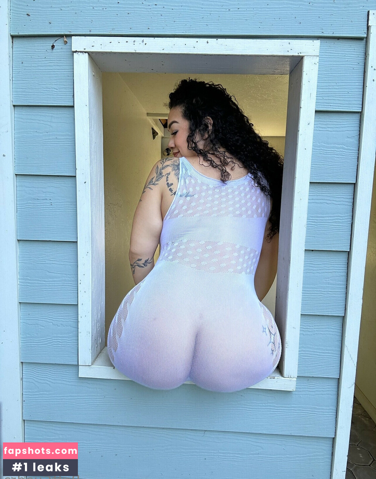 Britt Cuadra gallery photo #6