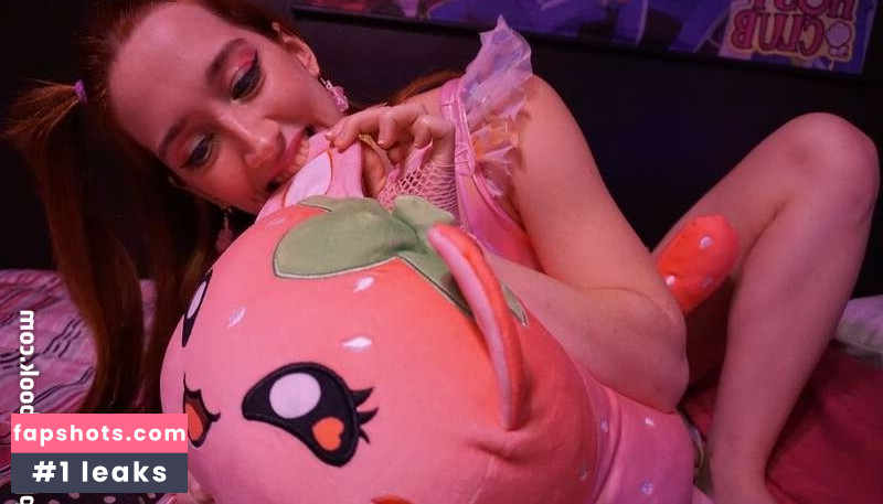 Britt Rachelle gallery photo #9