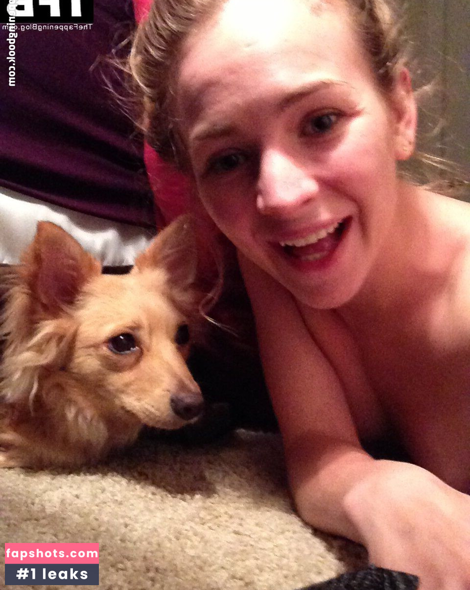 Britt Robertson gallery photo #111