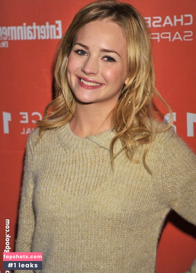 Britt Robertson gallery photo #13