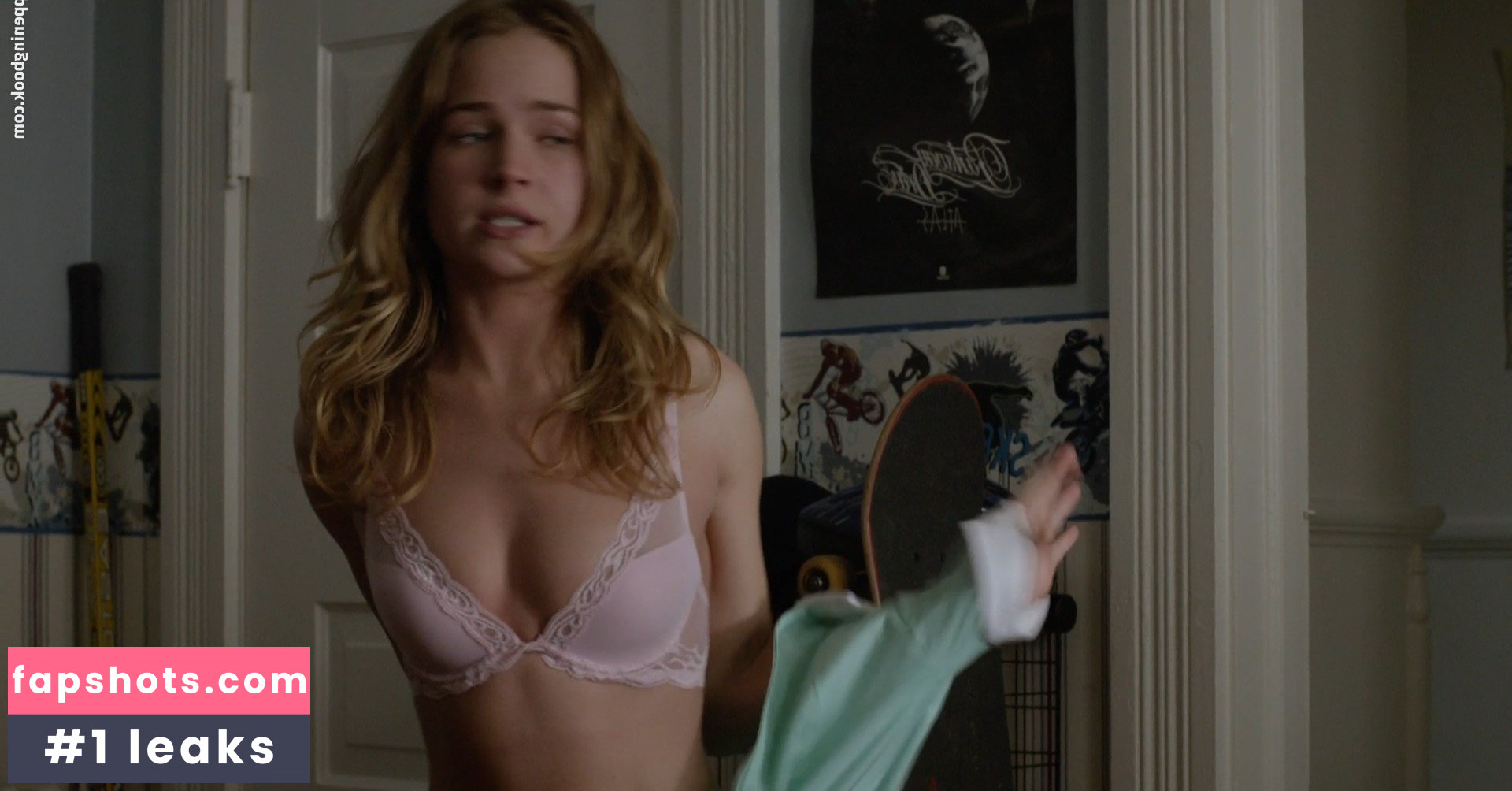 Britt Robertson gallery photo #121