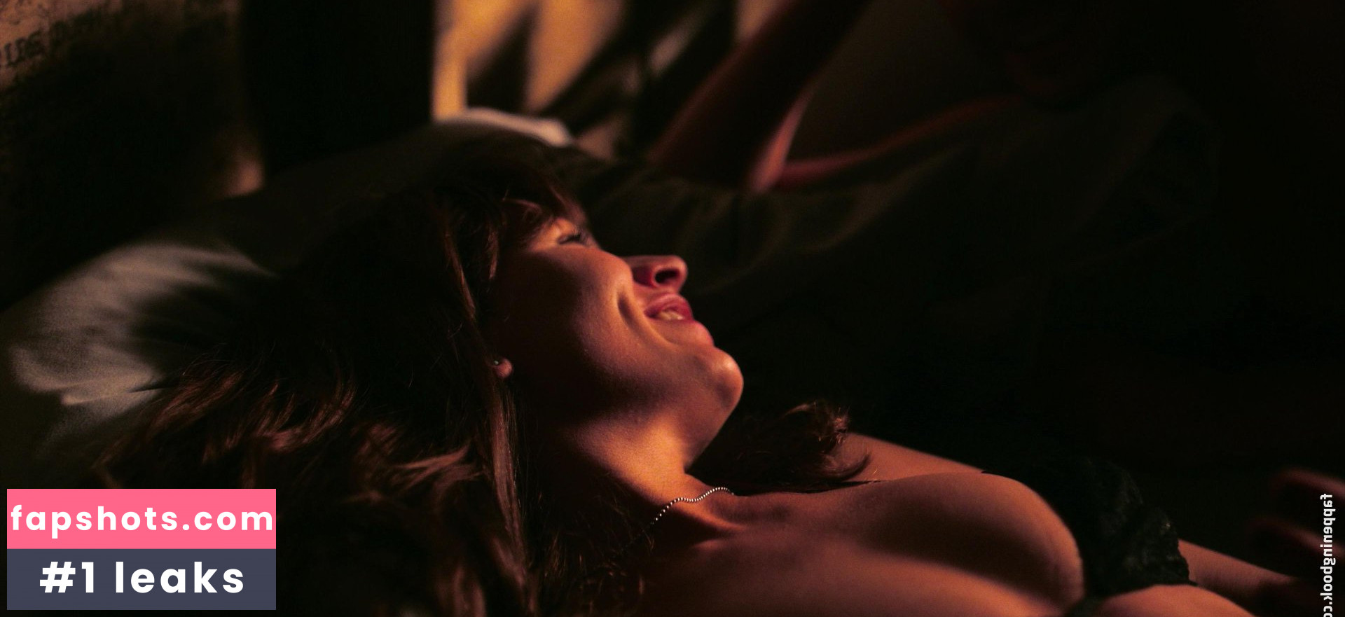 Britt Robertson gallery photo #128