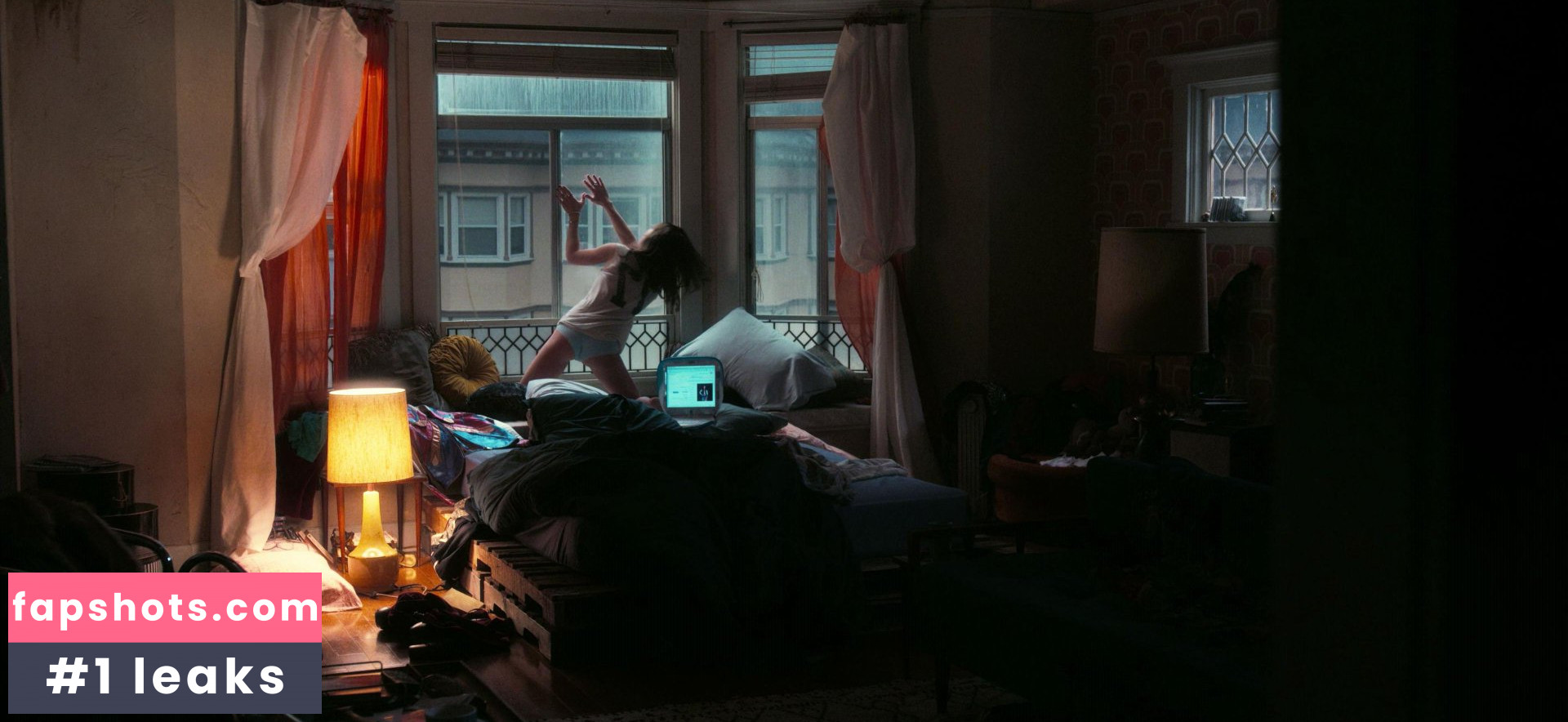 Britt Robertson gallery photo #129