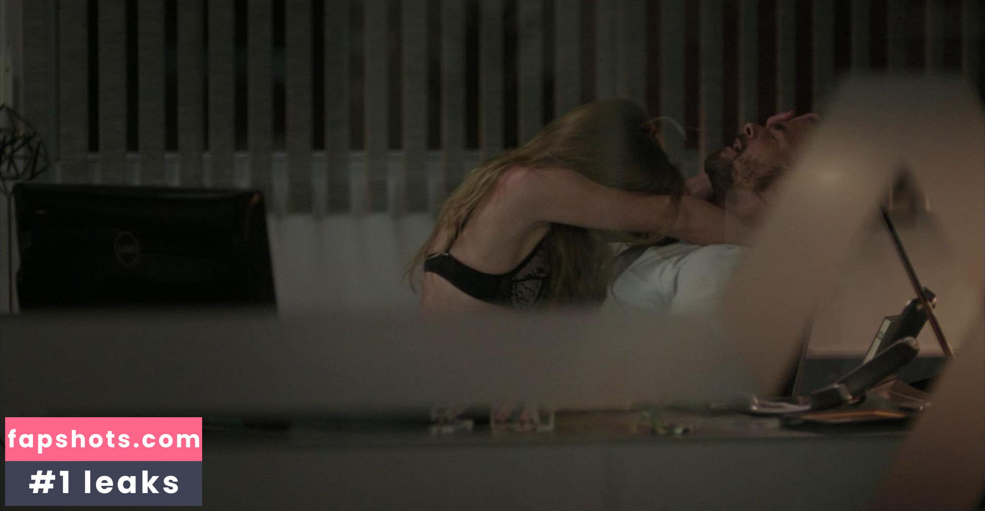 Britt Robertson gallery photo #139