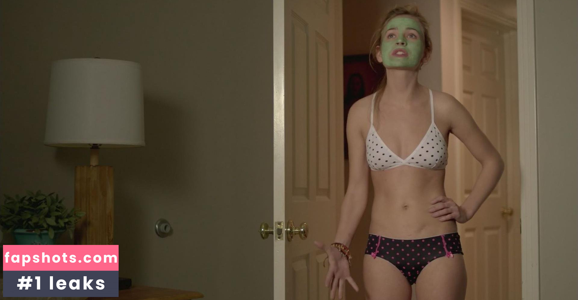 Britt Robertson gallery photo #141