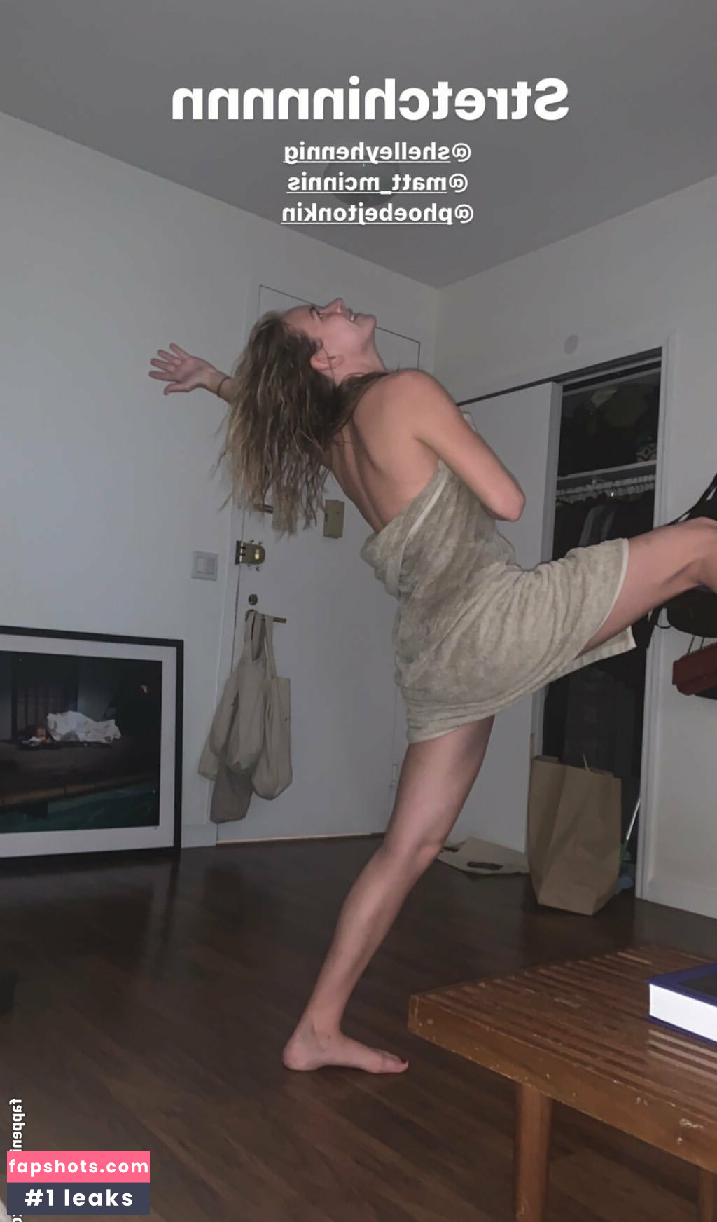 Britt Robertson gallery photo #16