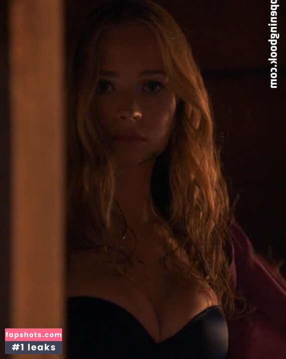 Britt Robertson gallery photo #34