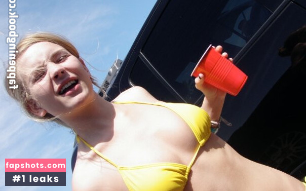 Britt Robertson gallery photo #53