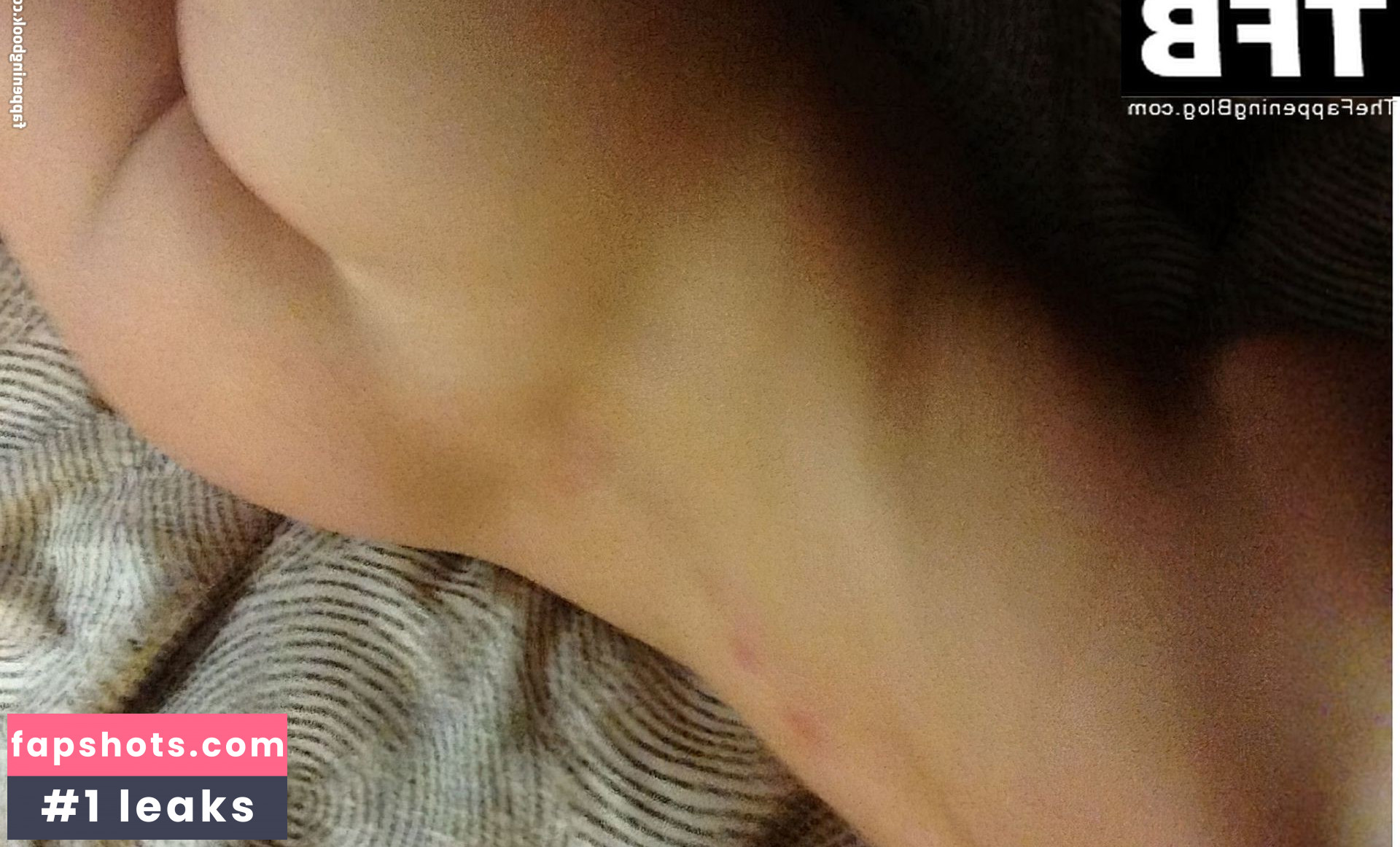 Britt Robertson gallery photo #70