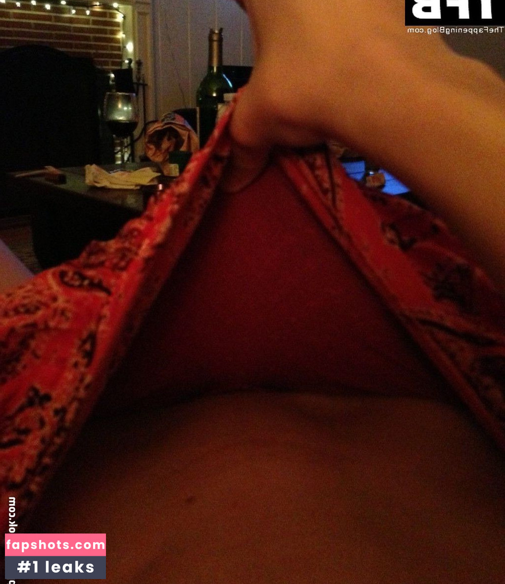 Britt Robertson gallery photo #93