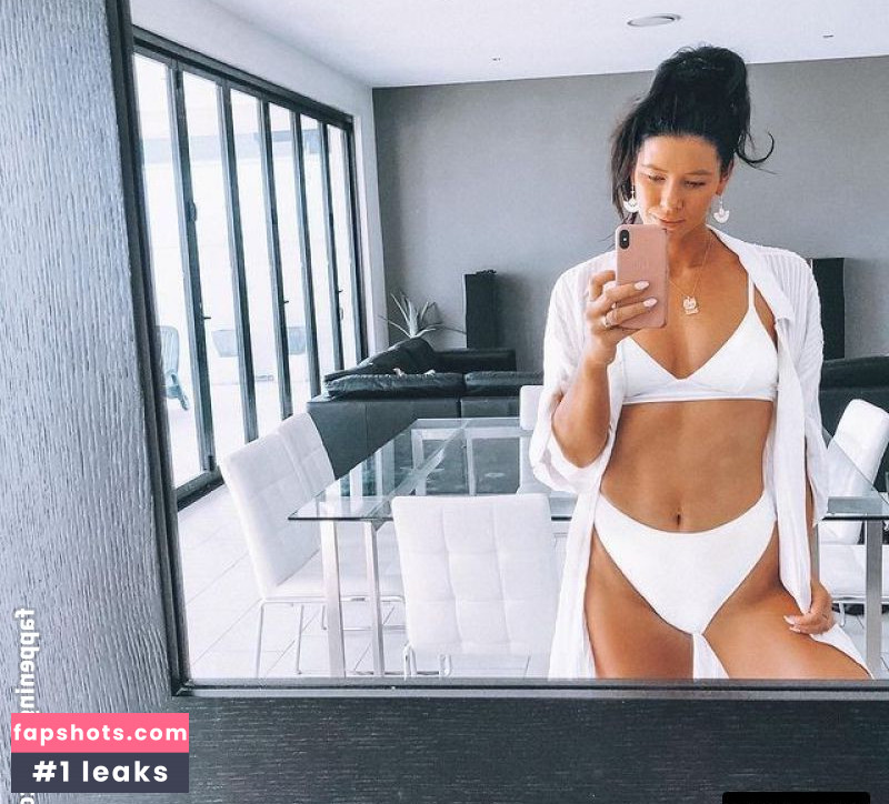 Brittany Hockley gallery photo #54