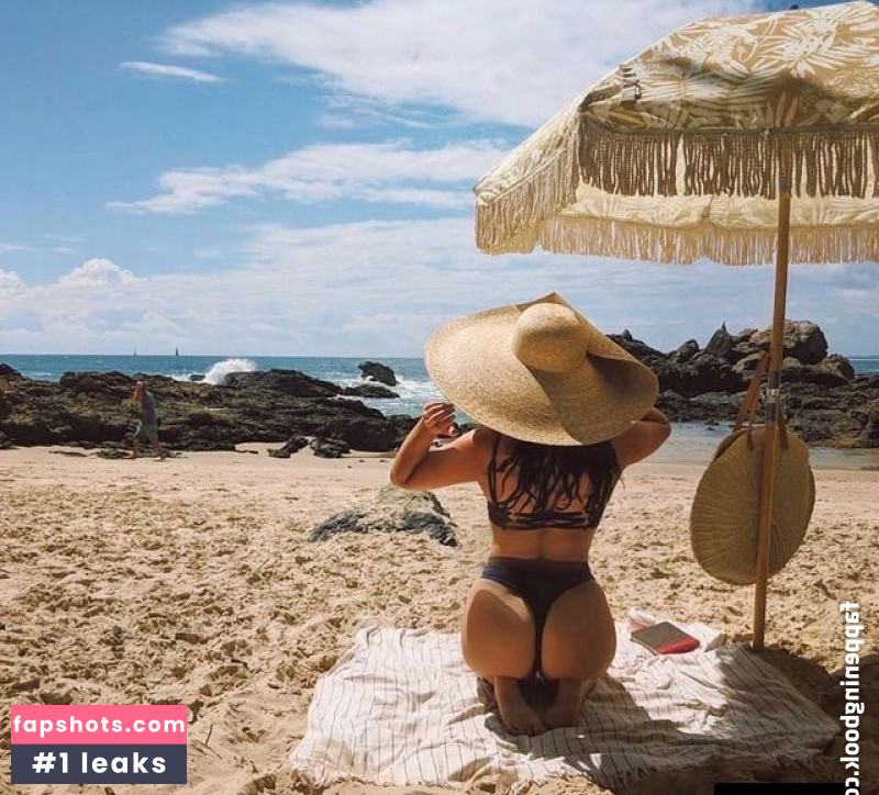 Brittany Hockley gallery photo #57