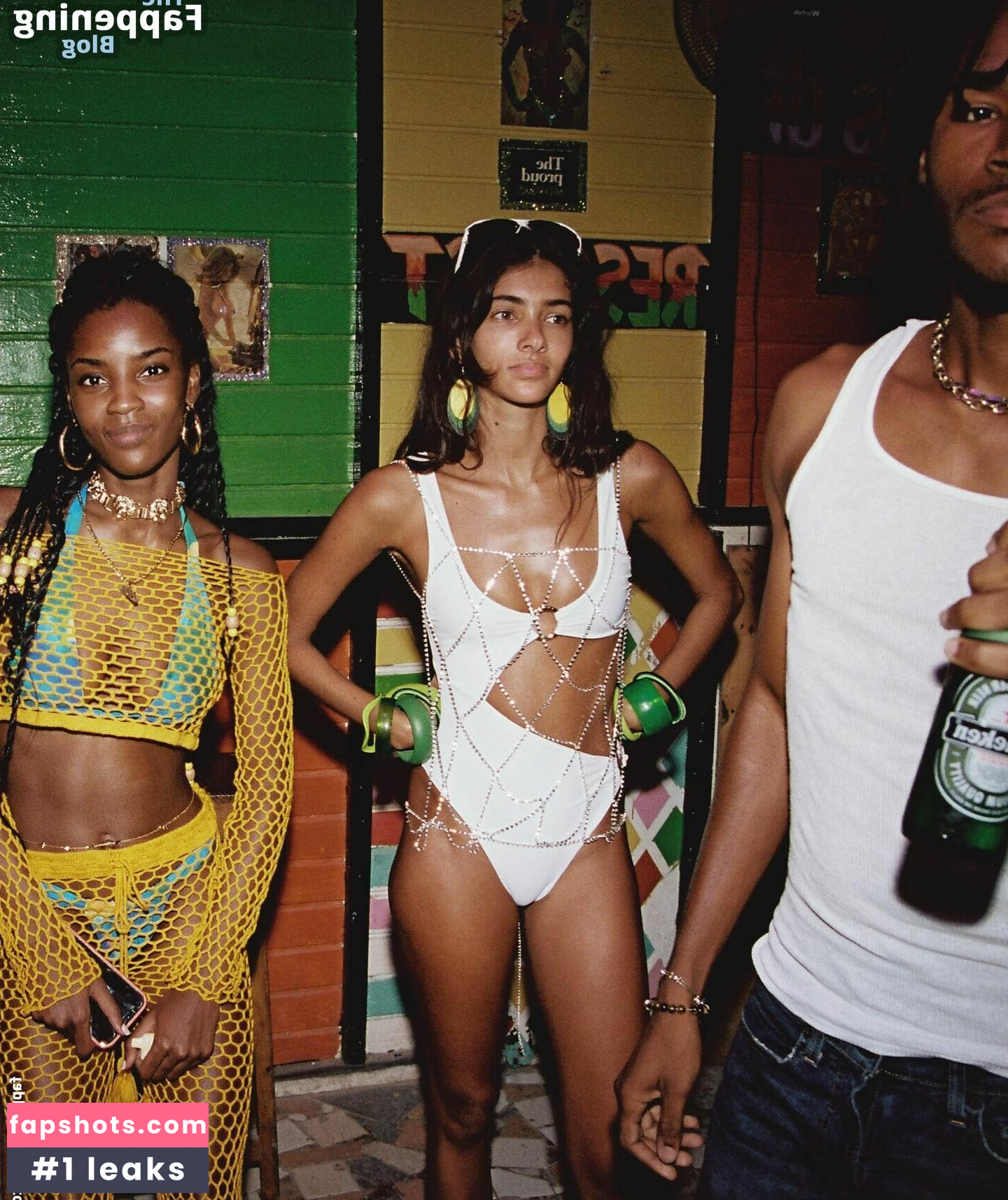 Brittany Noon nude babe gallery