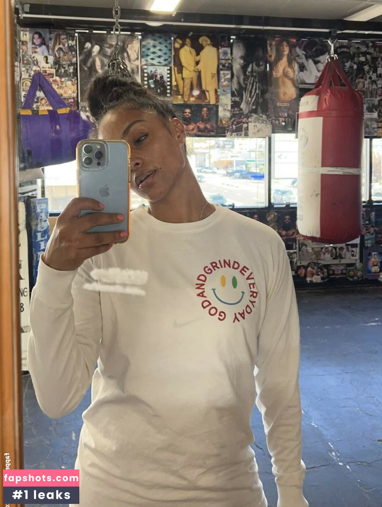 Brittney Elena nude babe gallery