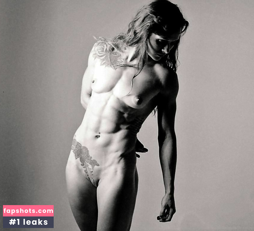 Brittni Kent gallery photo #2