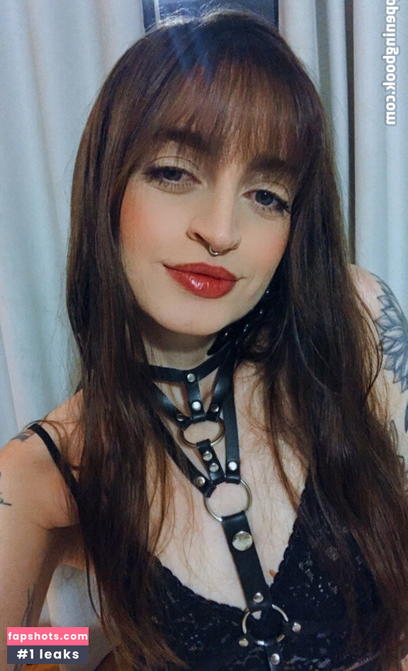 Brizza nude babe gallery