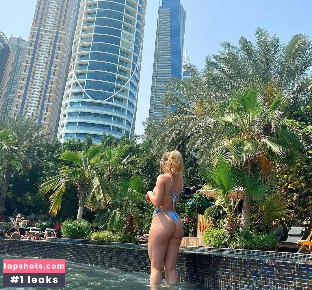 Brogan Small gallery photo #59