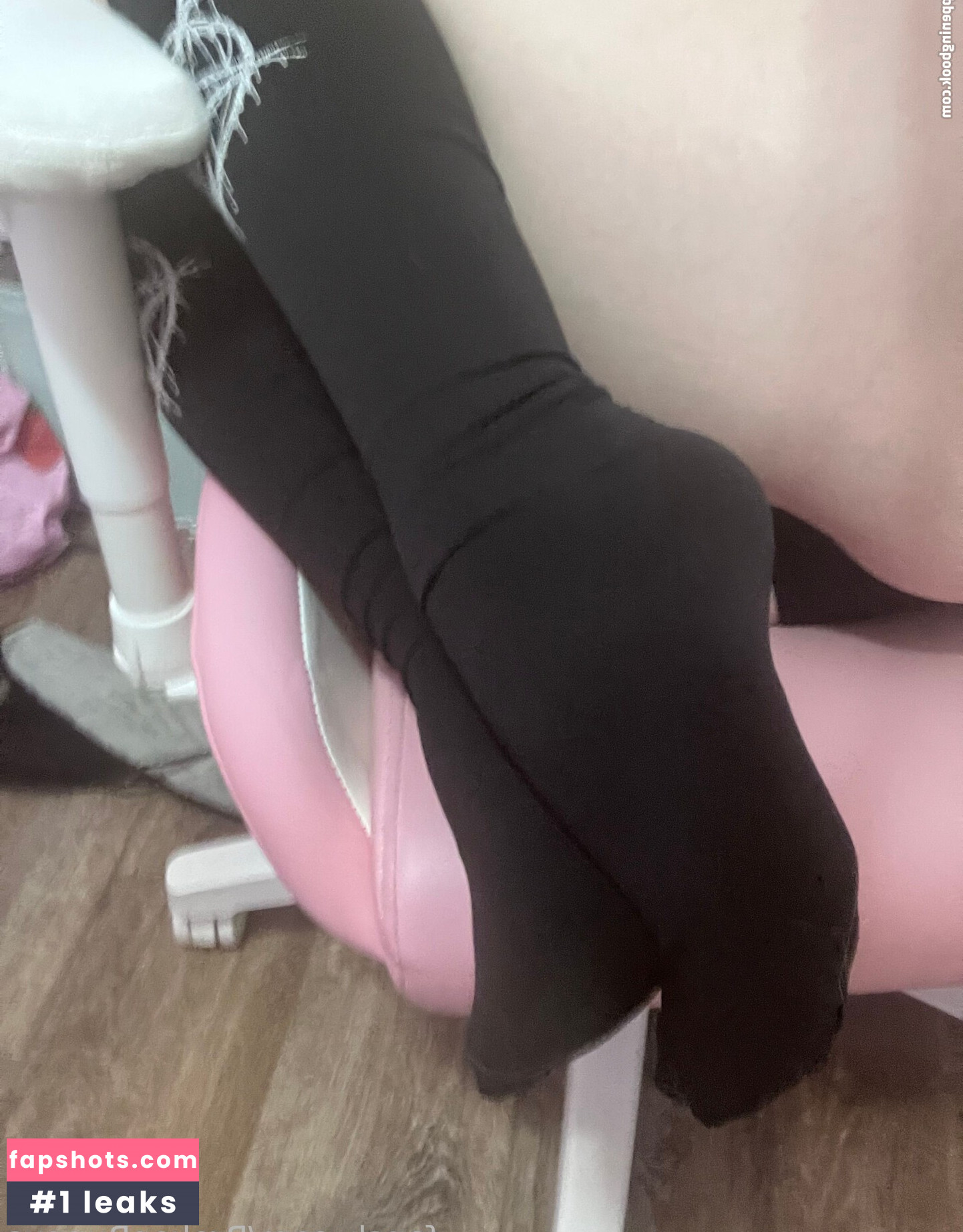 BrokenBunnys gallery photo #6