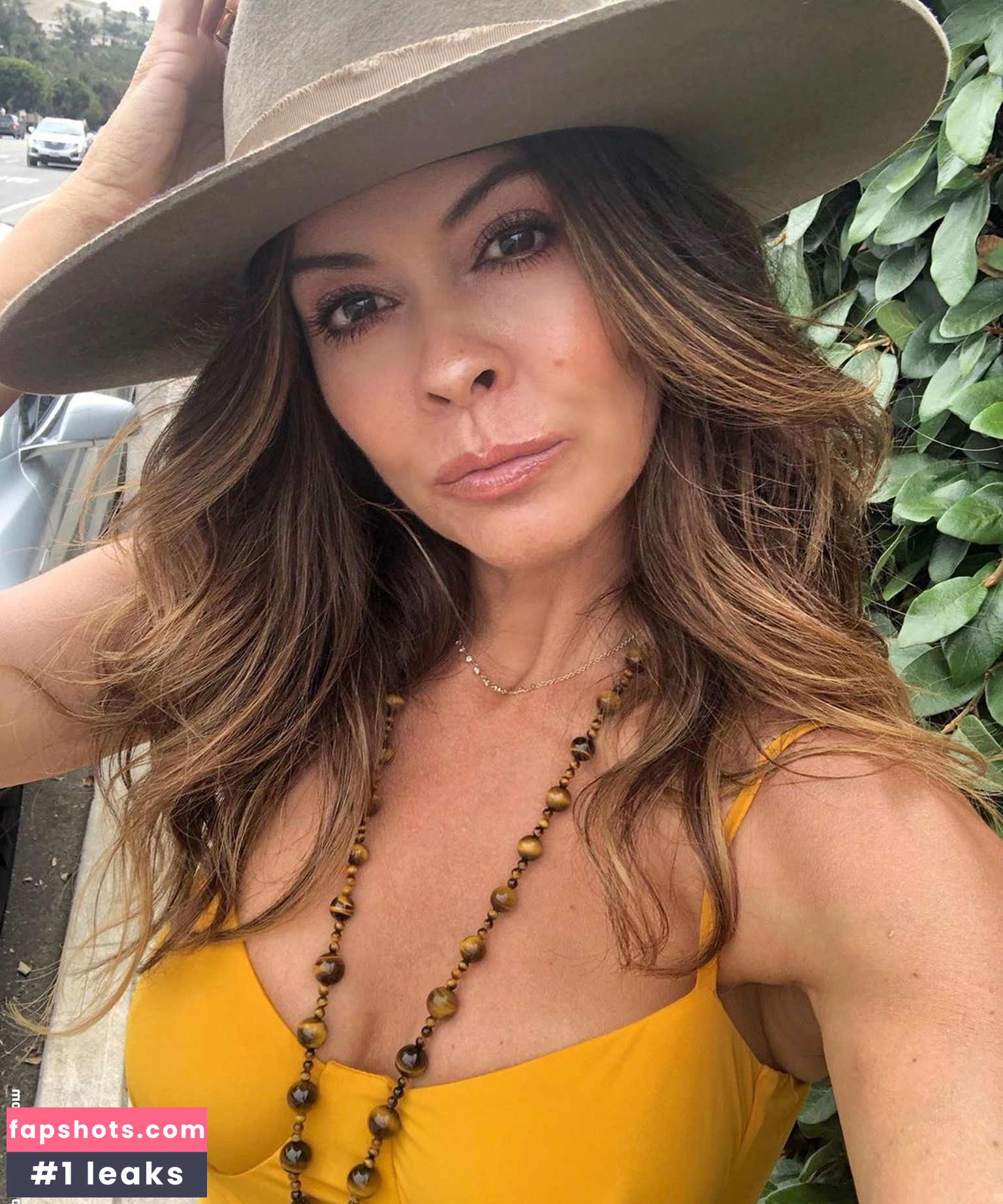 Brooke Burke gallery photo #1155