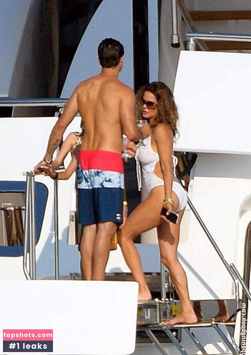 Brooke Burke gallery photo #1402