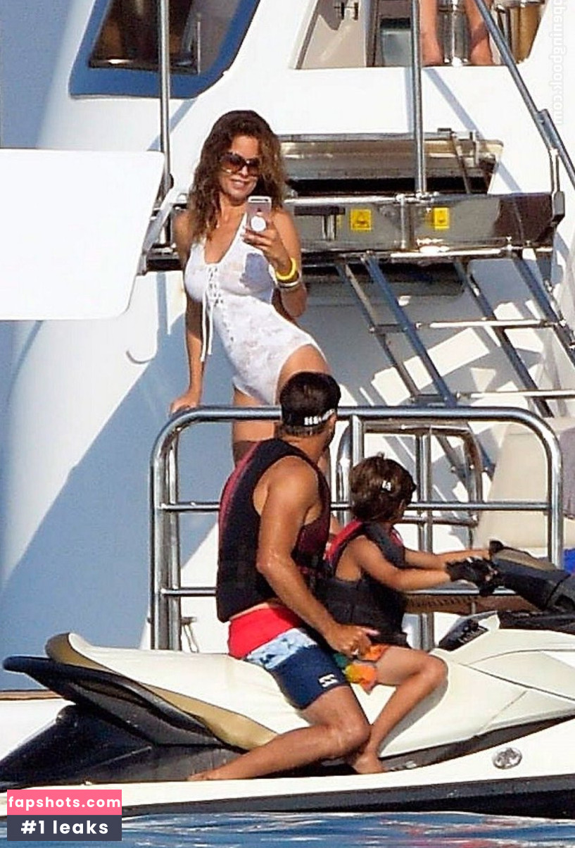 Brooke Burke gallery photo #1403