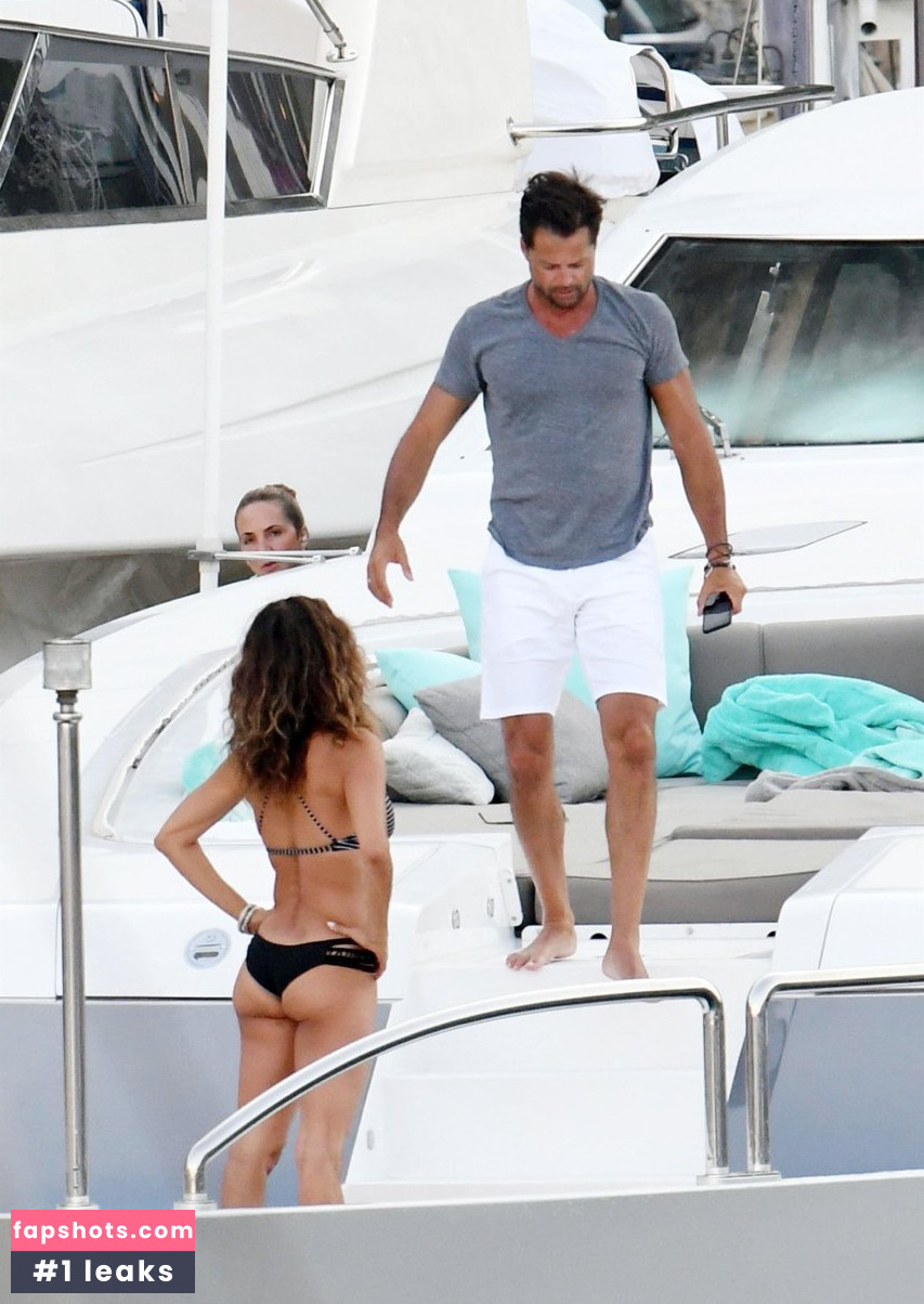 Brooke Burke gallery photo #1453