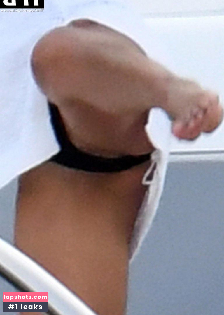 Brooke Burke gallery photo #364