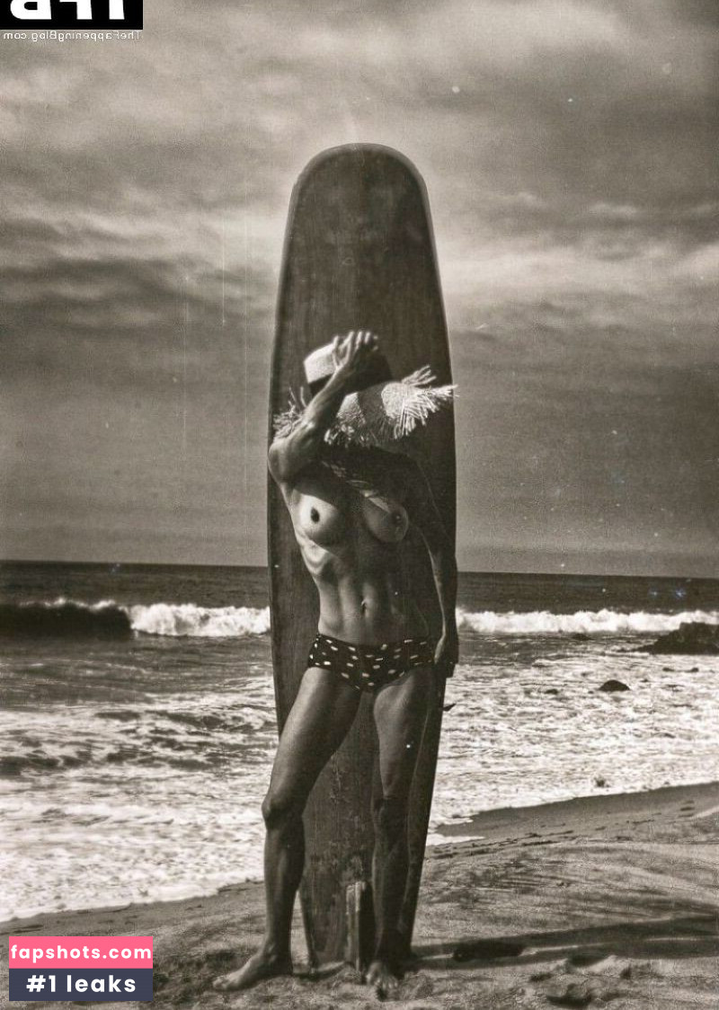 Brooke Burke gallery photo #386