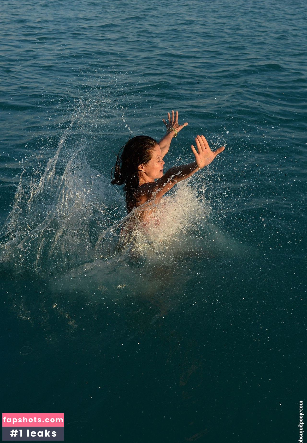 Brooke Burke gallery photo #704