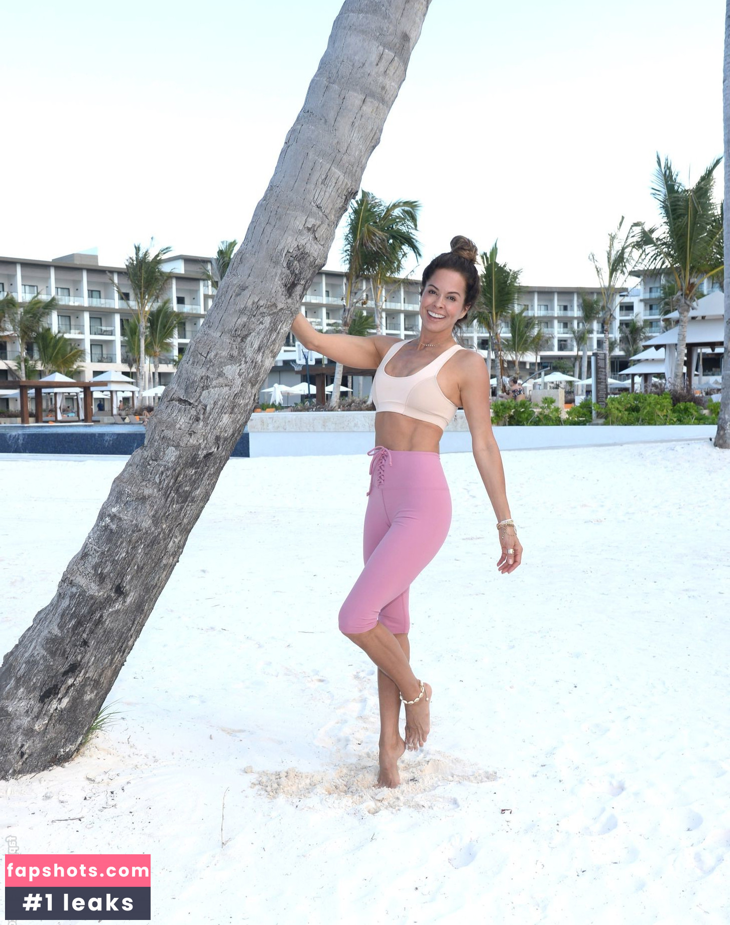 Brooke Burke gallery photo #880