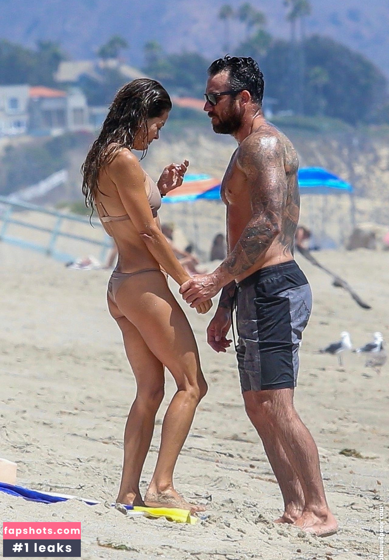 Brooke Burke gallery photo #945