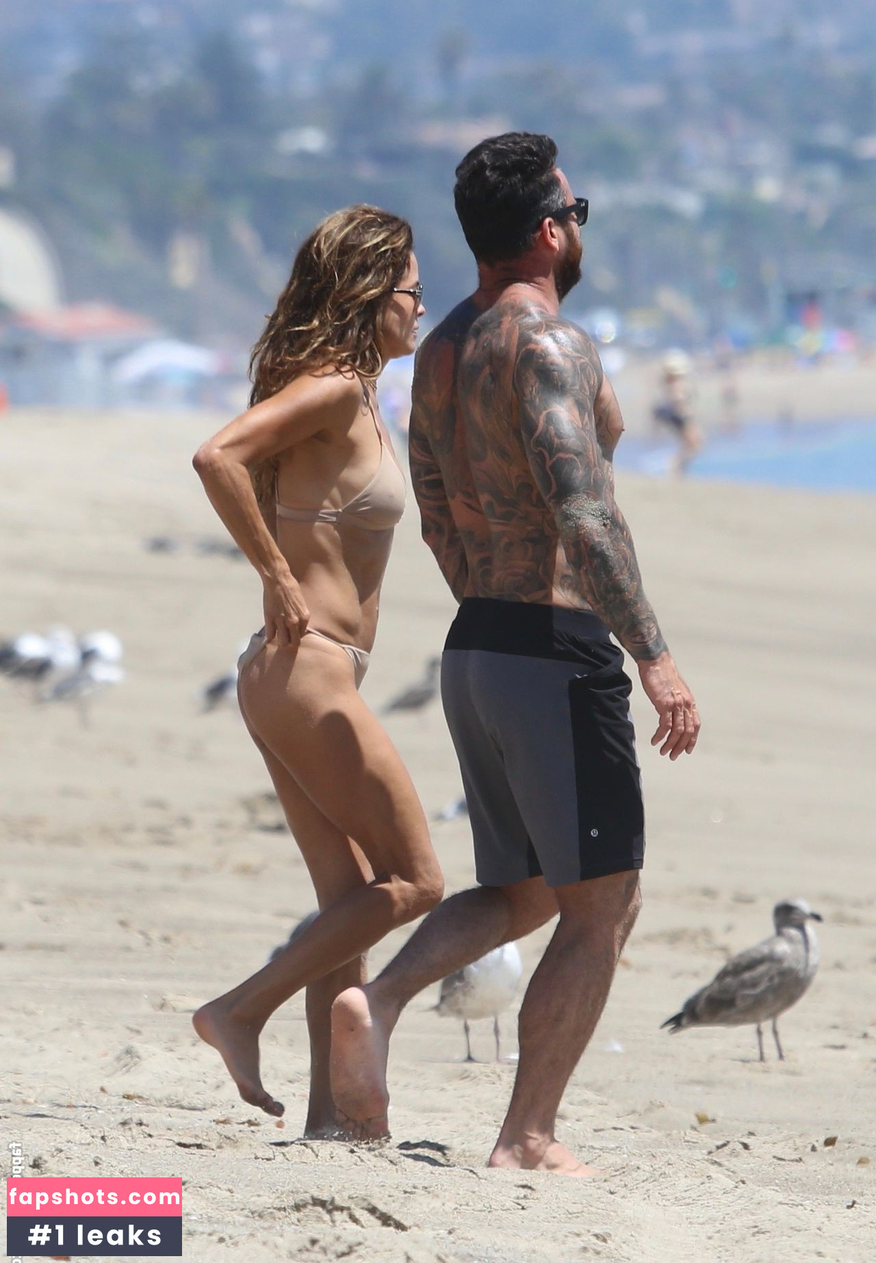 Brooke Burke gallery photo #995