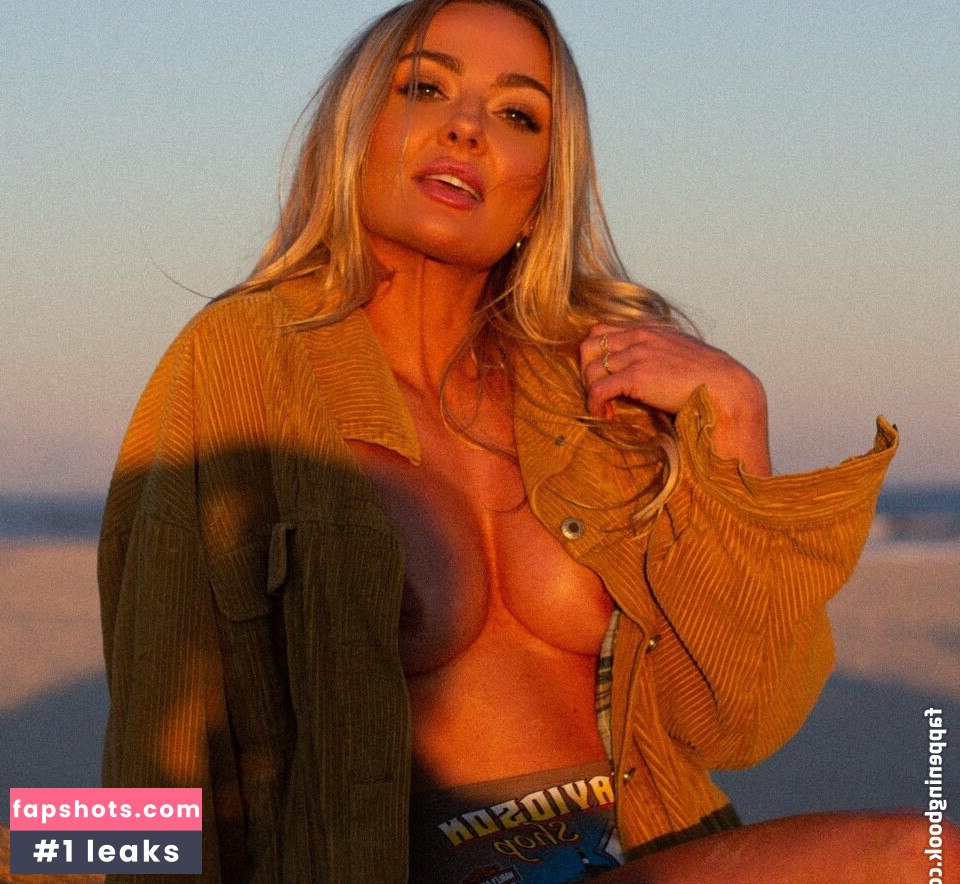 Brooke Evers gallery photo #3