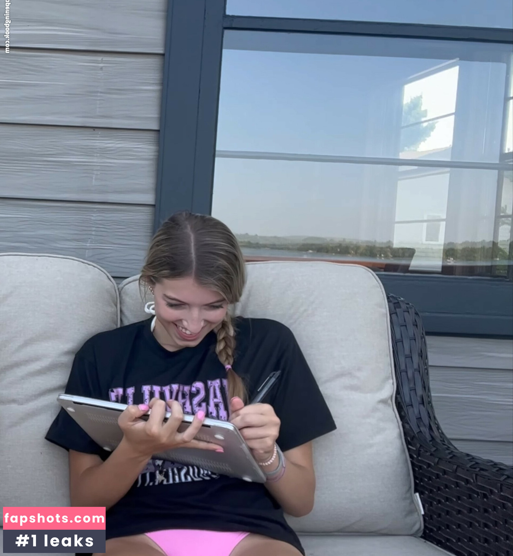 Brooke Isabella Nude Leaks OnlyFans Photos #11 - LeakJerk