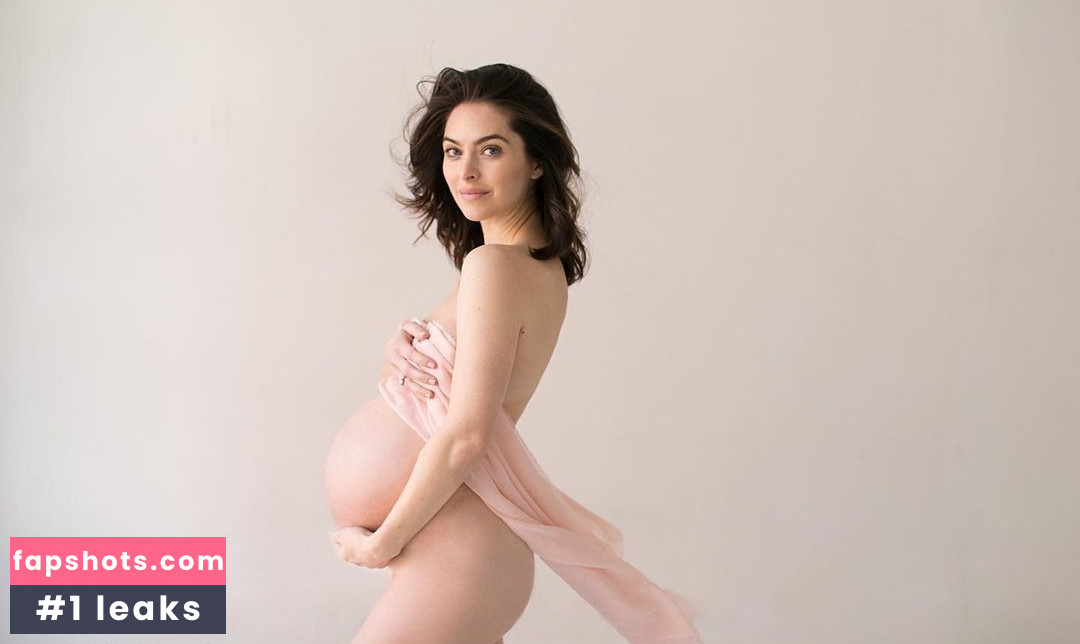 Brooke Lyons gallery photo #2