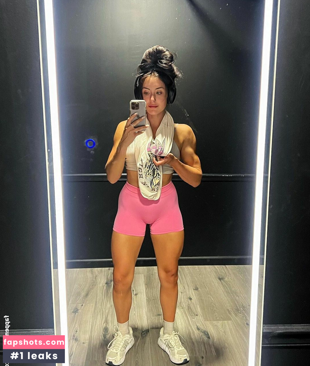 Brooklyn Hillenbrand nude babe gallery