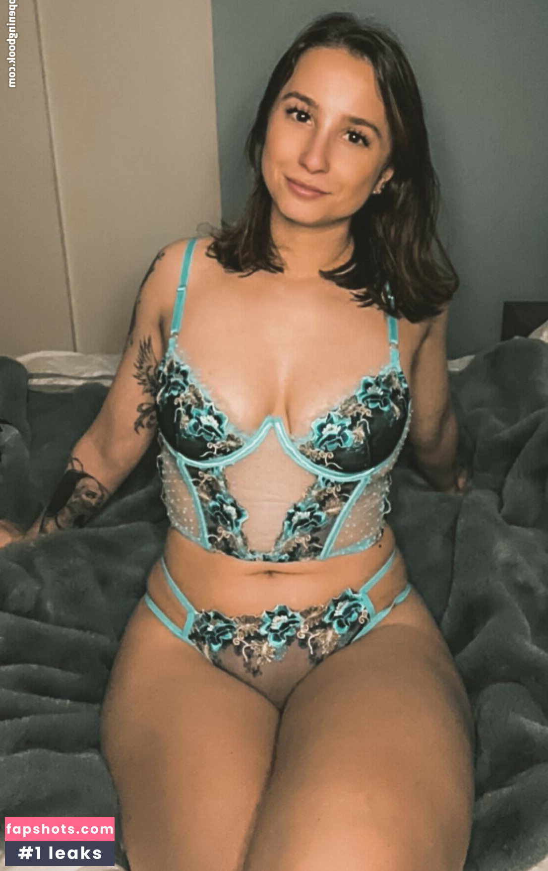 brown-eyed-kitty gallery photo #15