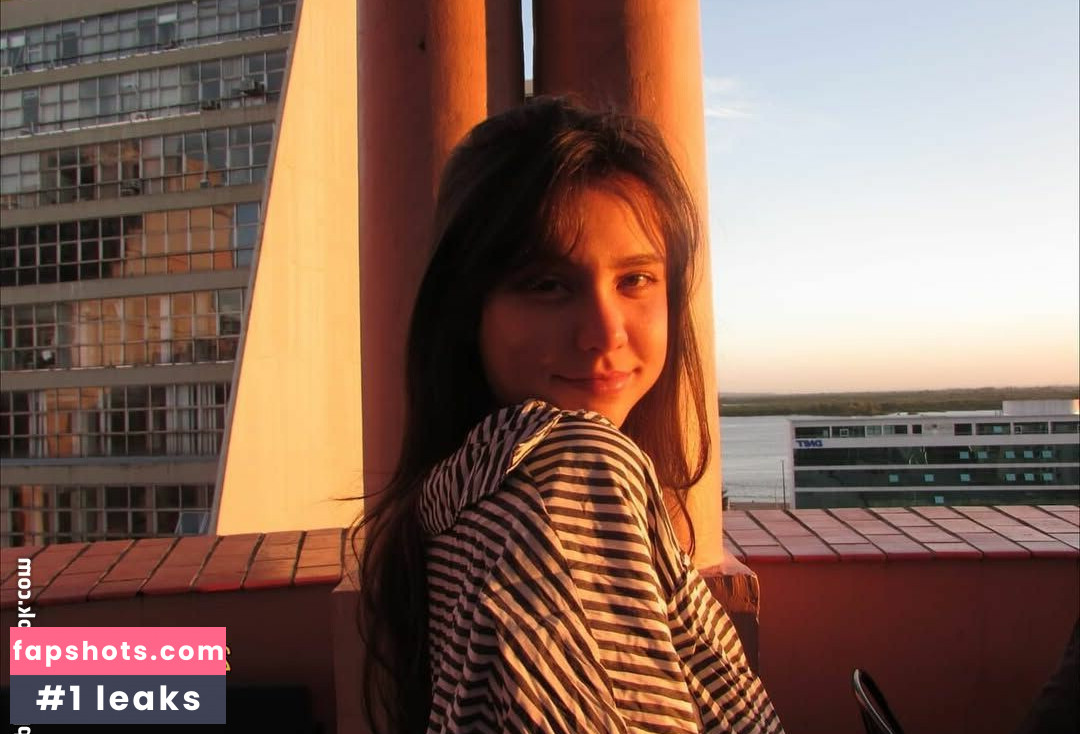 Bruna Carvalho gallery photo #6