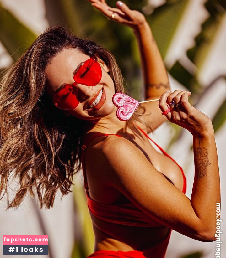 Bruna Gomes gallery photo #12