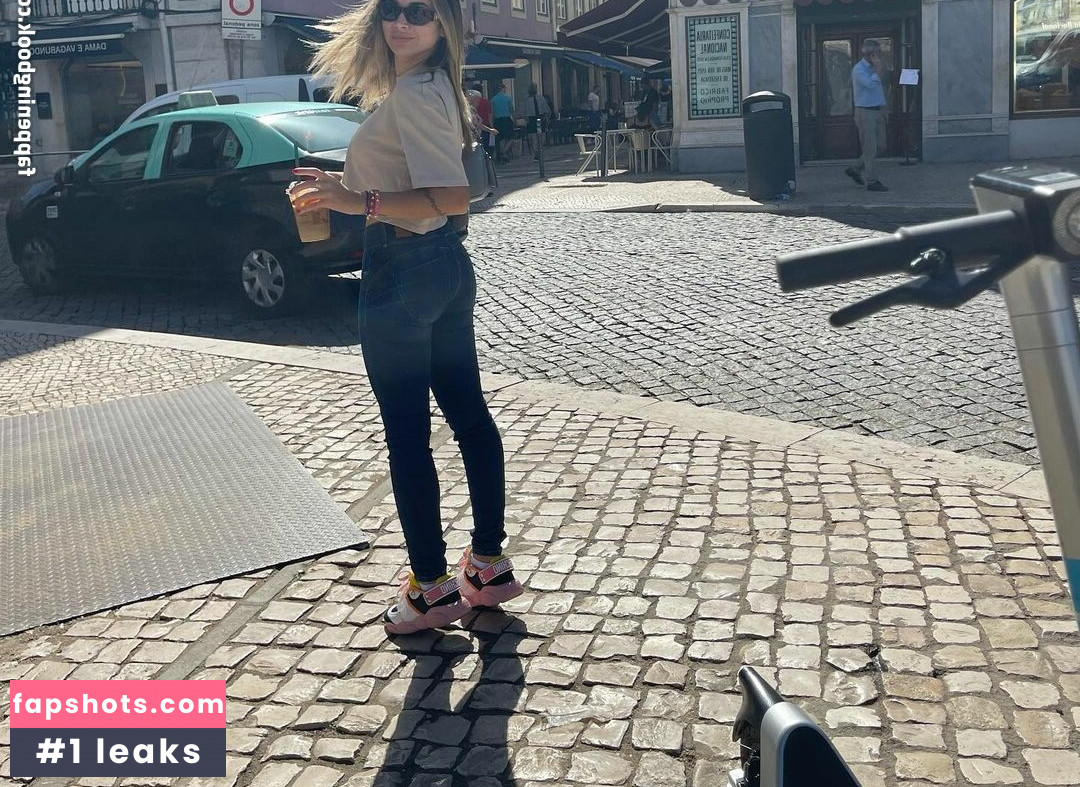 Bruna Gomes gallery photo #34