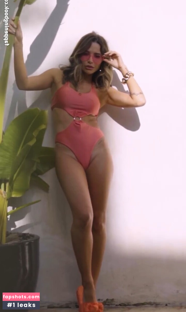 Bruna Gomes gallery photo #6