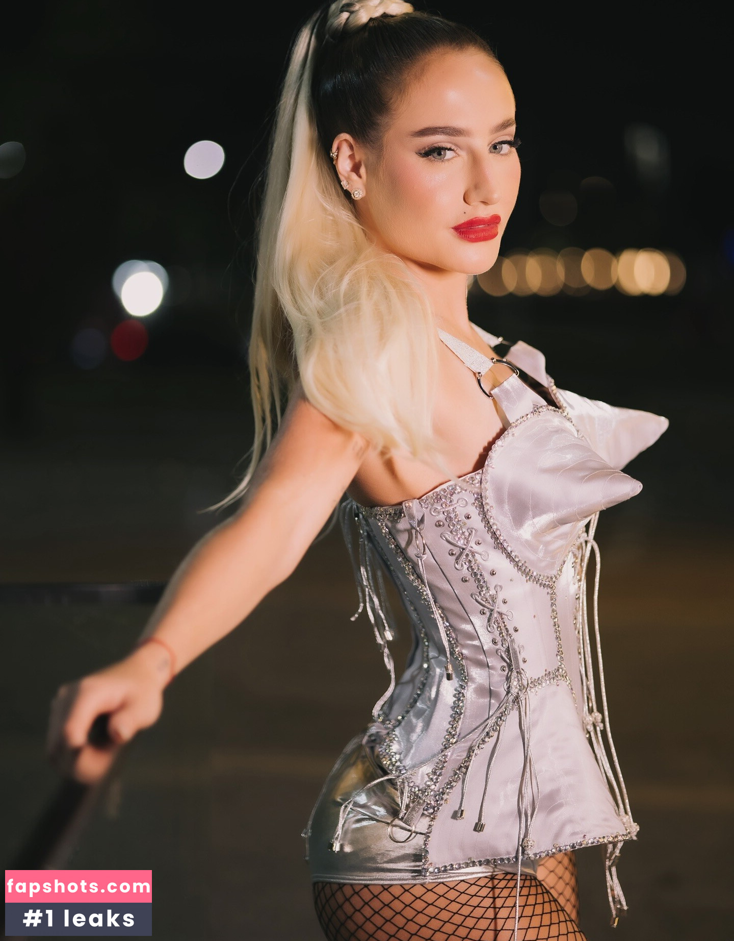 Bruna Griphao gallery photo #21