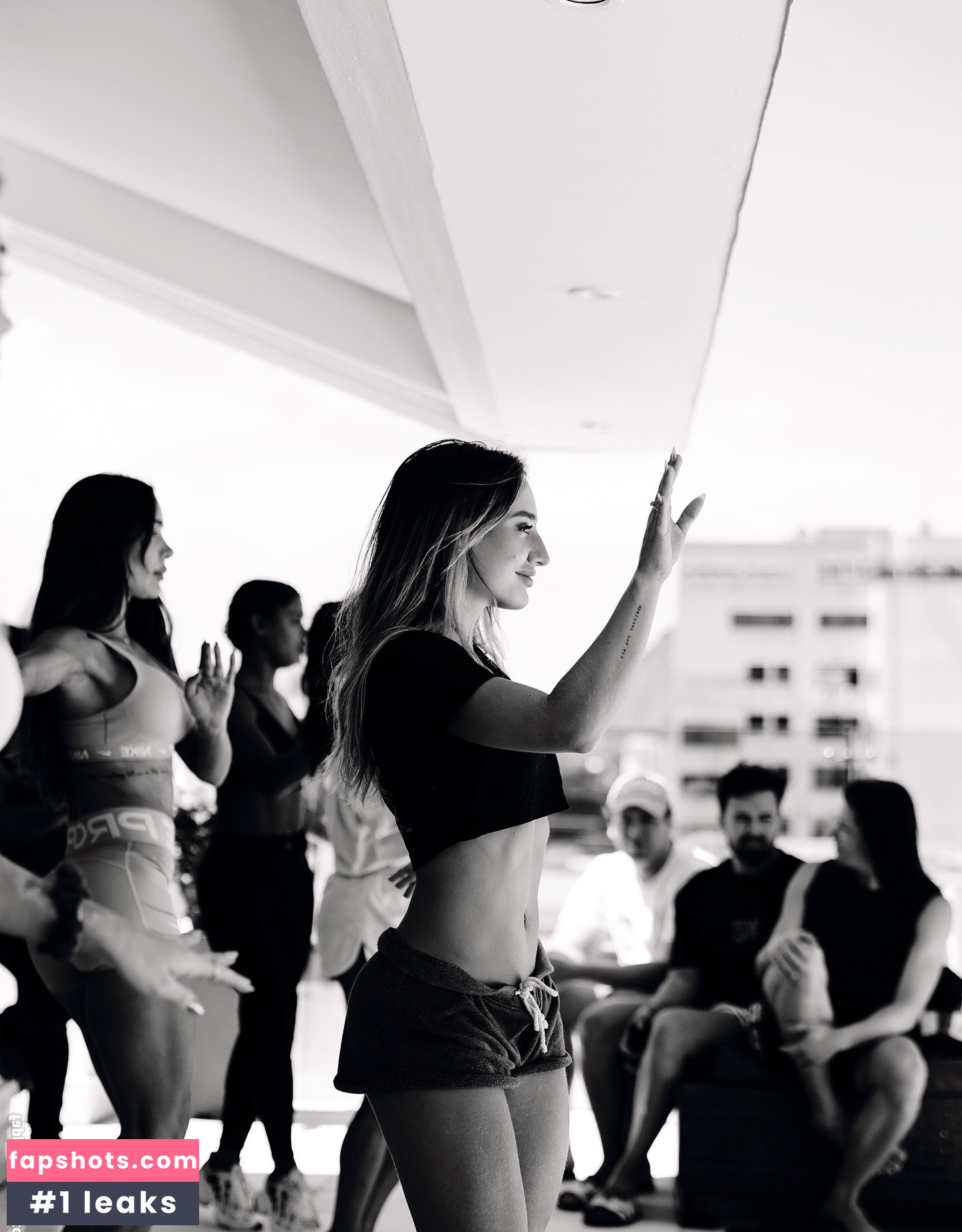 Bruna Griphao gallery photo #35