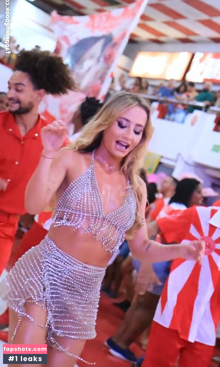 Bruna Griphao gallery photo #6