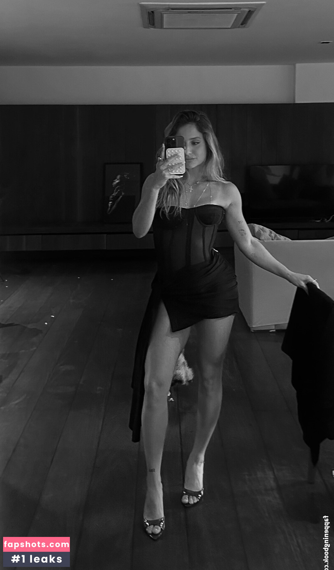 Bruna Griphao gallery photo #64