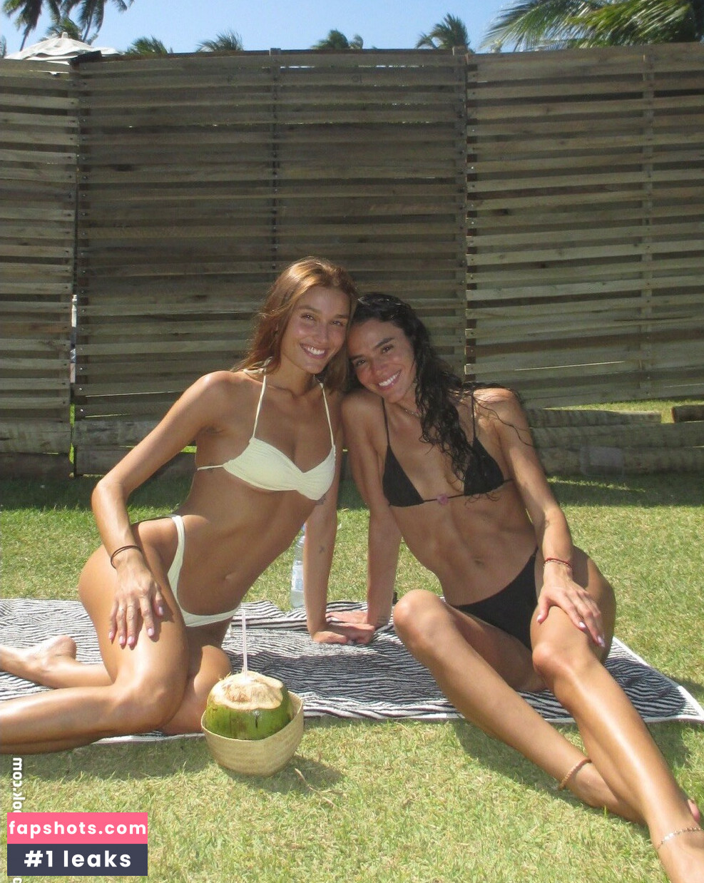 Bruna Marquezine gallery photo #2