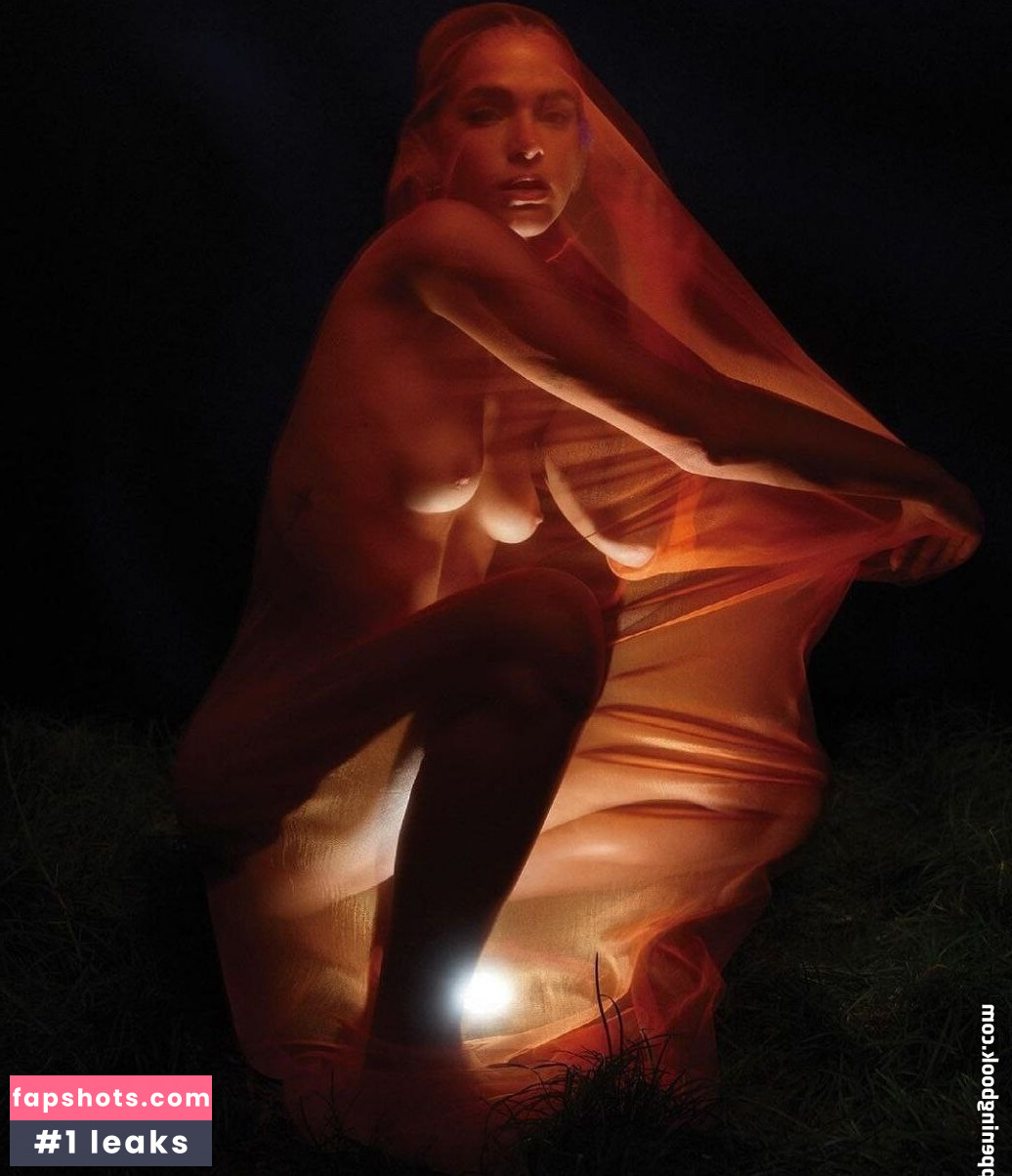 Bruna Marquezine gallery photo #140